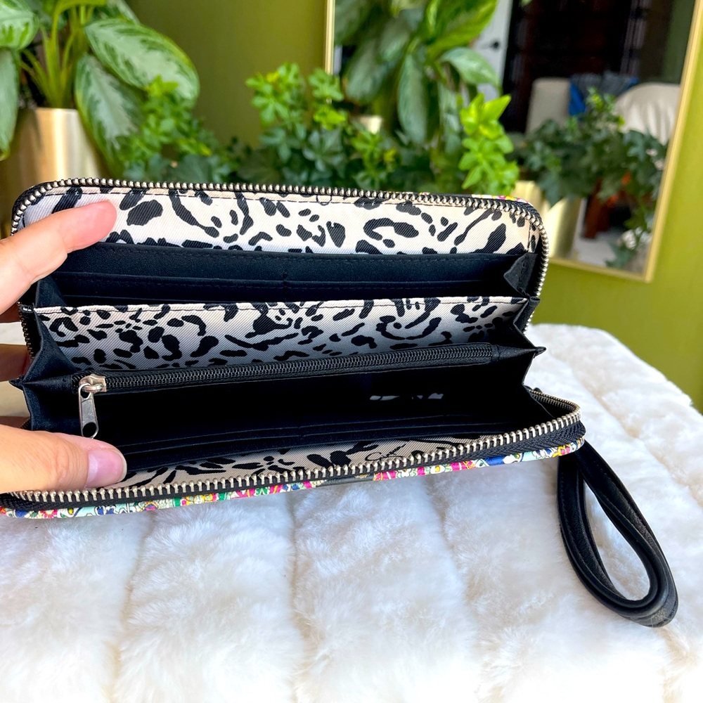 Jessica Simpson Wallet - Picture 3 of 4